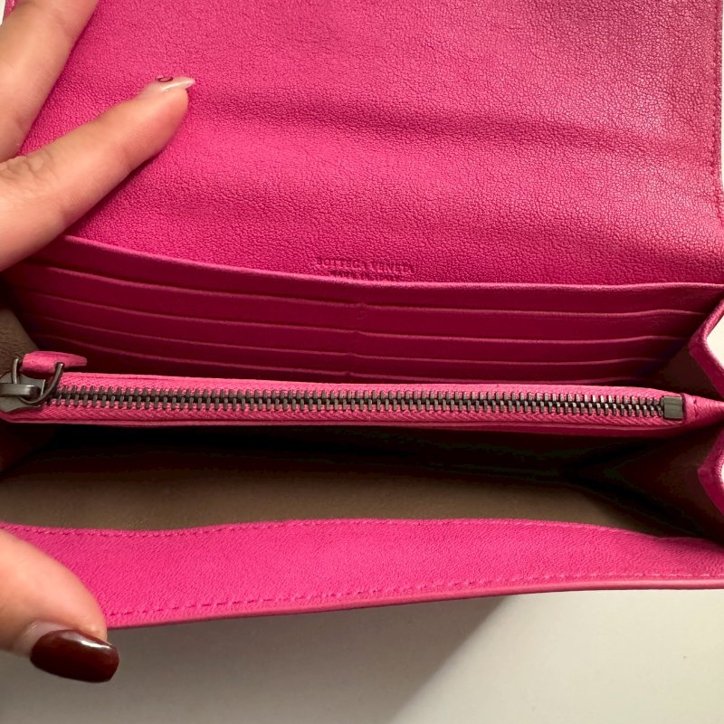 🎉近九成新 經典桃紅色編織牛皮釦式長夾-13