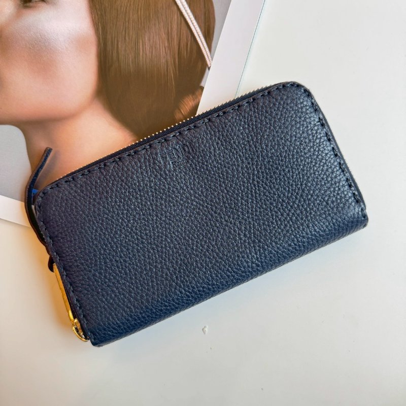 🌟送男生禮物 Fendi 深藍色皮革拉鍊長夾-0