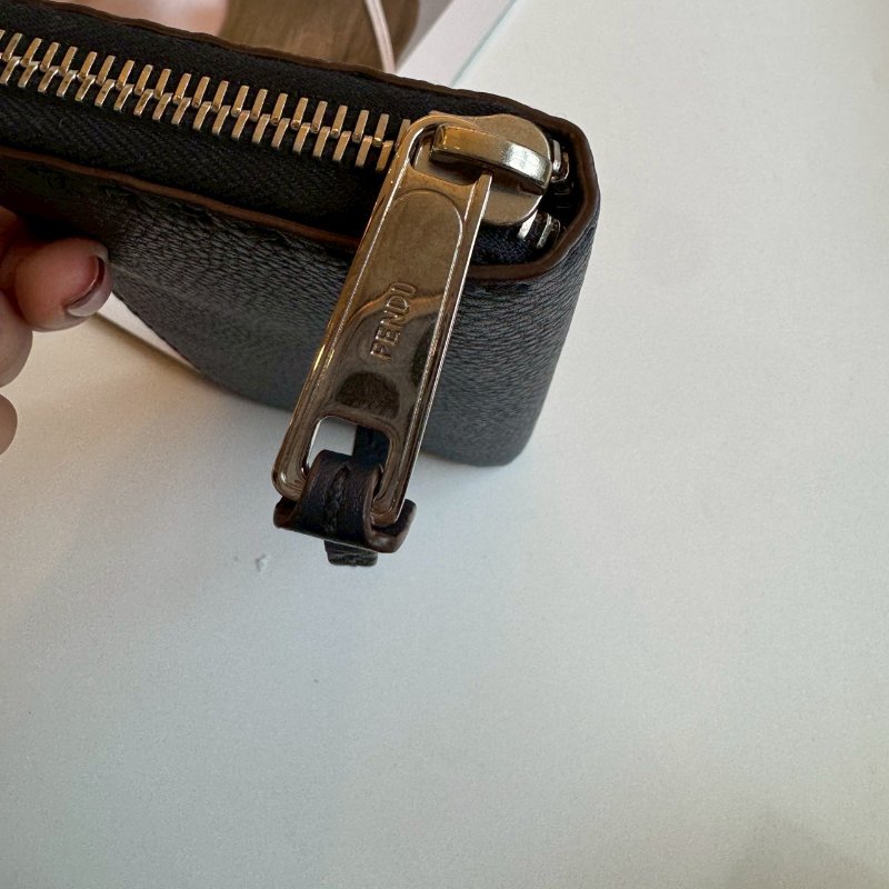 🌟送男生禮物 Fendi 深藍色皮革拉鍊長夾-7