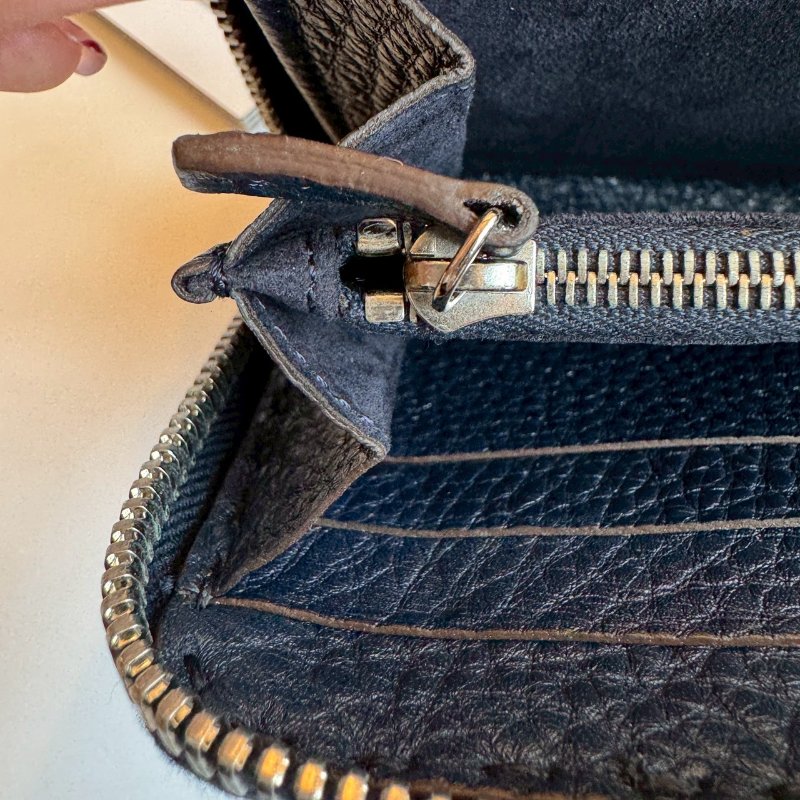 🌟送男生禮物 Fendi 深藍色皮革拉鍊長夾-18