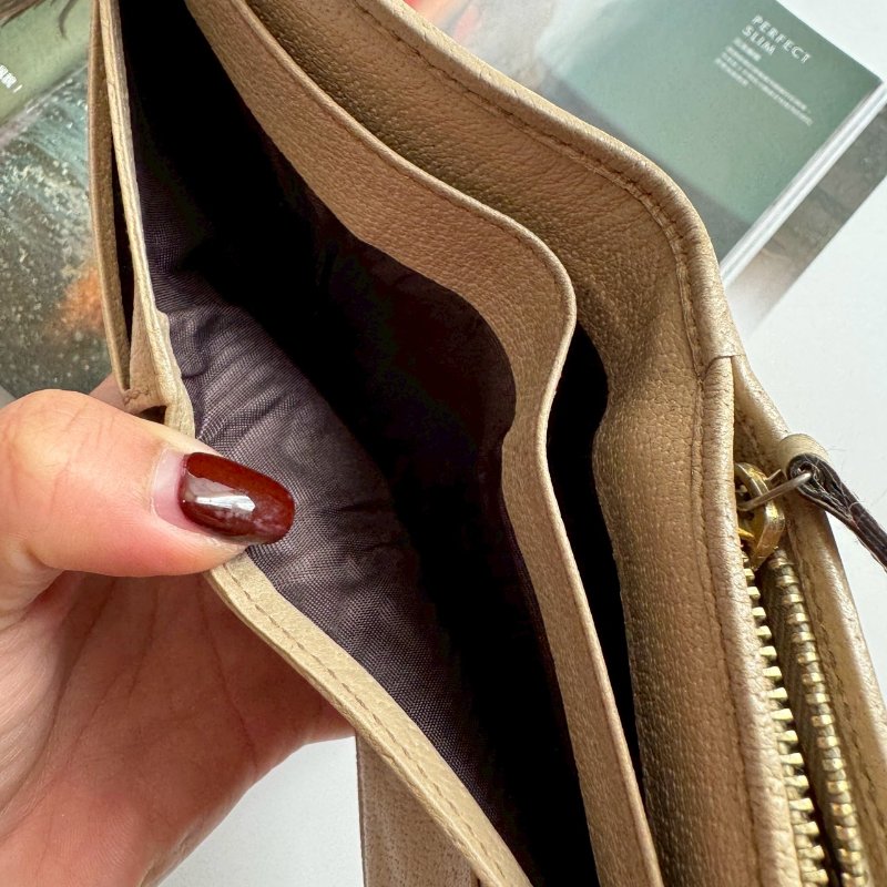 🎉絕版款 GUCCI 經典老花金色半月造型對開短夾-7