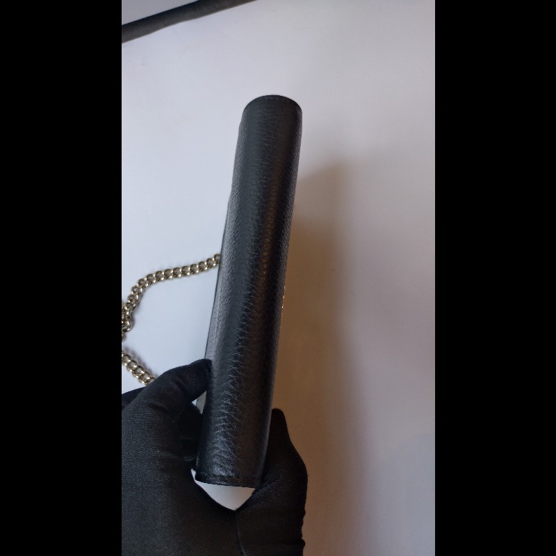 Gucci 金鍊黑皮革GG 釦斜背小包WOC-11