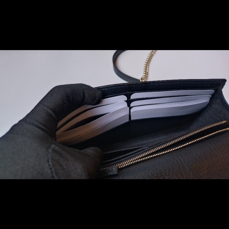 Gucci 金鍊黑皮革GG 釦斜背小包WOC-15