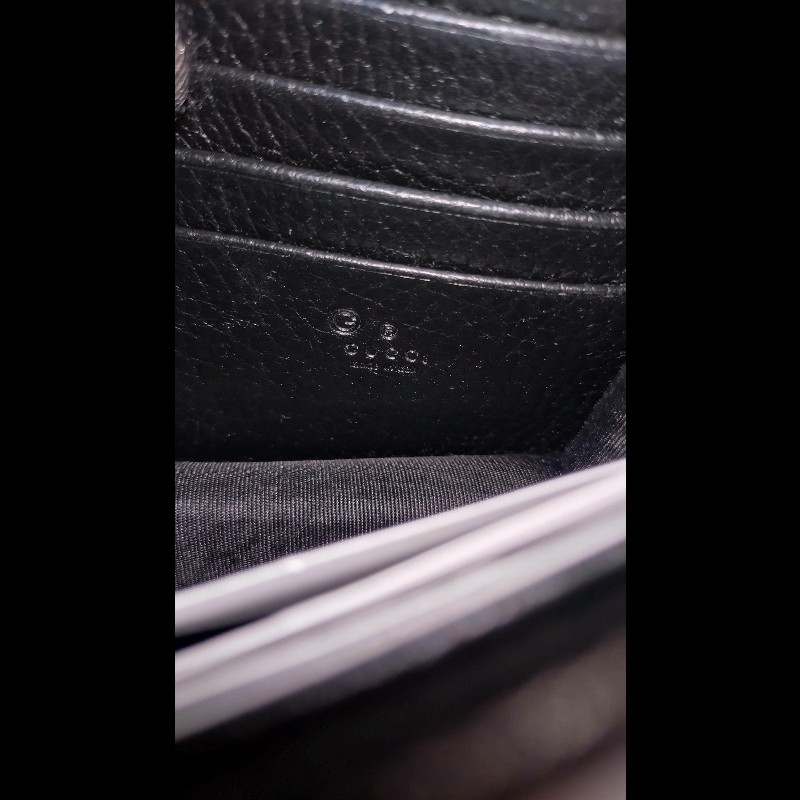 Gucci 金鍊黑皮革GG 釦斜背小包WOC-21