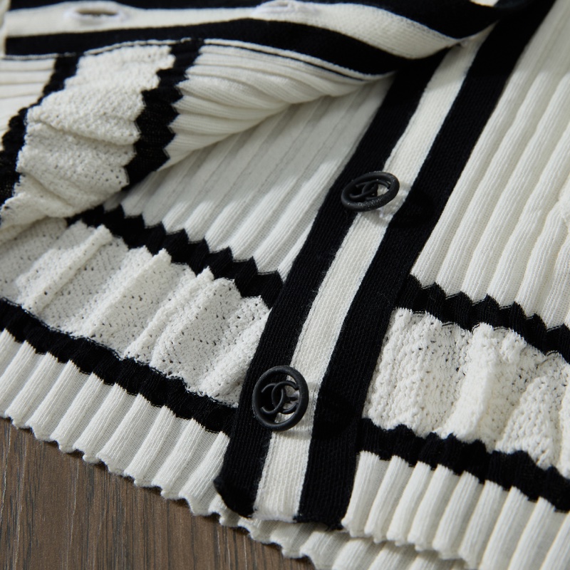 ❤️ CHANEL 優雅設計 經典版型 開衫外套 LOGO紐扣-6