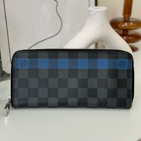 （稀有釋出）LV Zippy 黑灰格直立拉鍊長夾 🟦內裏限量藍色