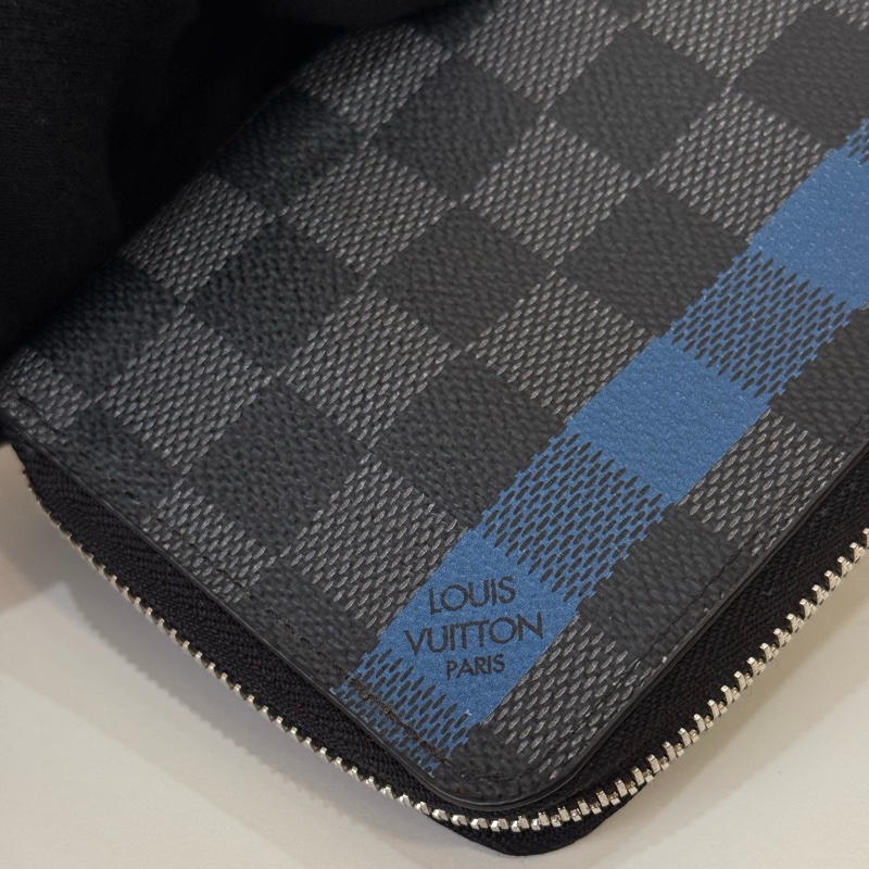 （稀有釋出）LV Zippy 黑灰格直立拉鍊長夾 🟦內裏限量藍色-13