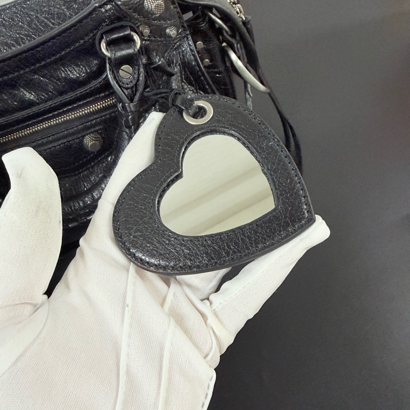 ✨ BALENCIAG NEO CAGOLE XS 爵士黑  熱門爆款Cagole 包來啦✨ 爆炸好裝尺寸🤍愛心鏡子🤍小卡包👌-4
