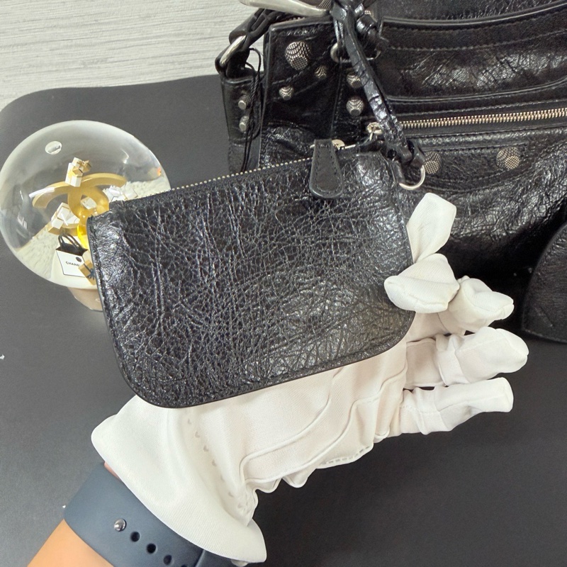 ✨ BALENCIAG NEO CAGOLE XS 爵士黑  熱門爆款Cagole 包來啦✨ 爆炸好裝尺寸🤍愛心鏡子🤍小卡包👌-7