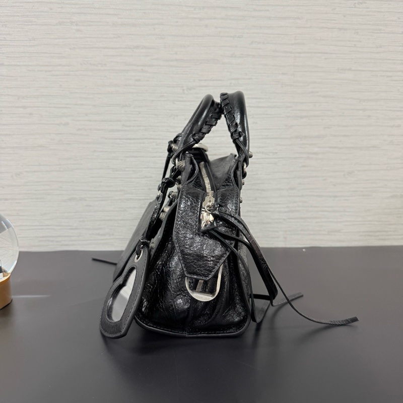 ✨ BALENCIAG NEO CAGOLE XS 爵士黑  熱門爆款Cagole 包來啦✨ 爆炸好裝尺寸🤍愛心鏡子🤍小卡包👌-10