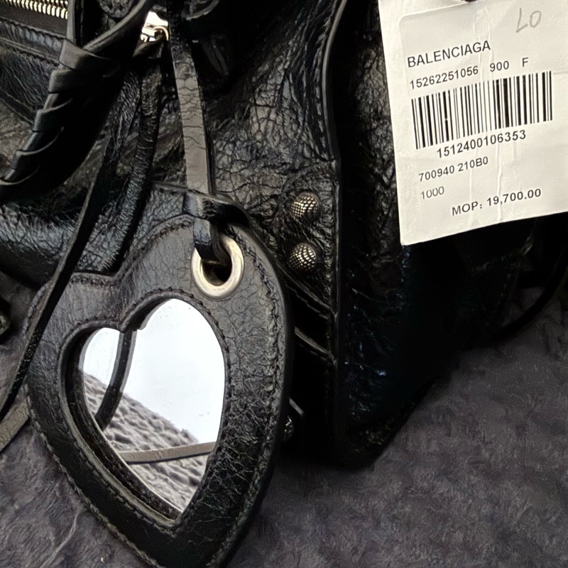 ❣️出廠吊牌還在✨ BALENCIAG NEO CAGOLE XS 爵士黑 熱門爆款Cagole 包來啦✨ 爆炸好裝尺寸🤍愛心鏡子🤍小卡包👌-12