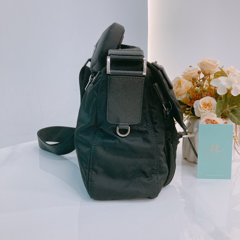 MS0553 Prada 普拉達 復刻版 降落傘布 尼龍布 跣水 郵差包 小掛件 黑色 銀扣 Re-Nylon Padded Bag Small Black x PHW-3