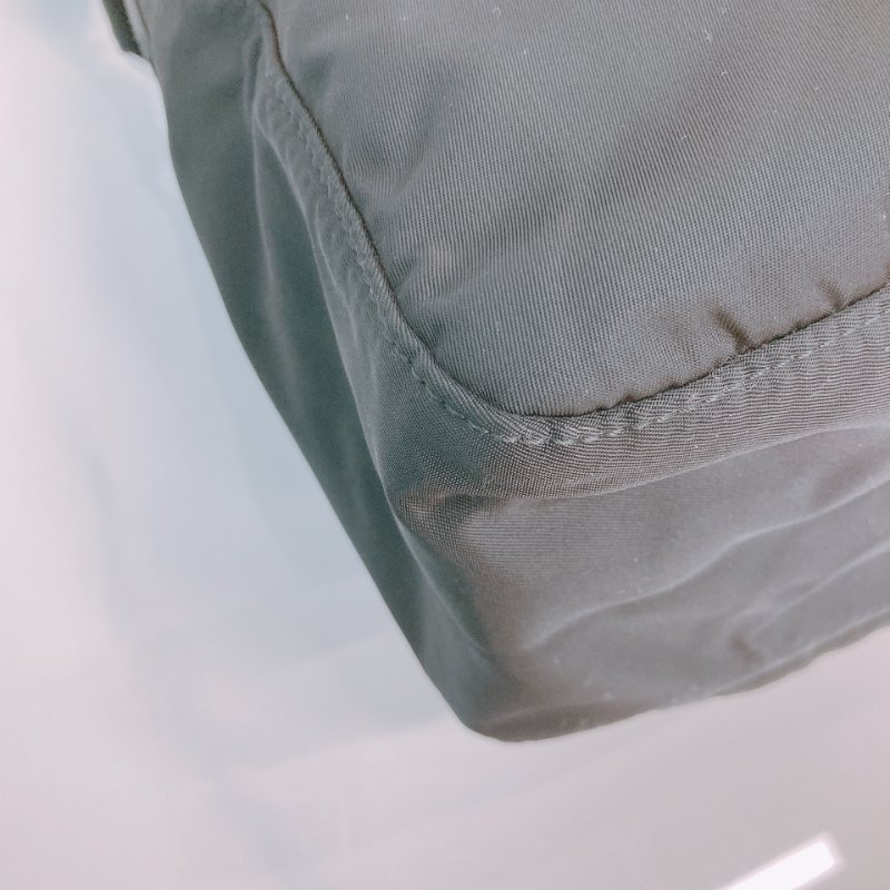 MS0553 Prada 普拉達 復刻版 降落傘布 尼龍布 跣水 郵差包 小掛件 黑色 銀扣 Re-Nylon Padded Bag Small Black x PHW-7