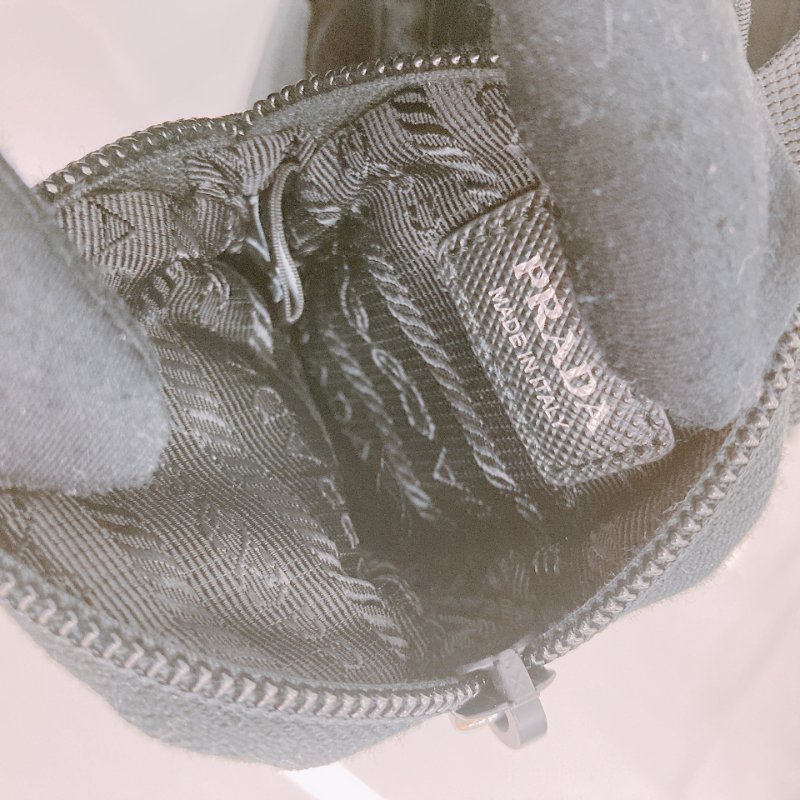 MS0553 Prada 普拉達 復刻版 降落傘布 尼龍布 跣水 郵差包 小掛件 黑色 銀扣 Re-Nylon Padded Bag Small Black x PHW-18