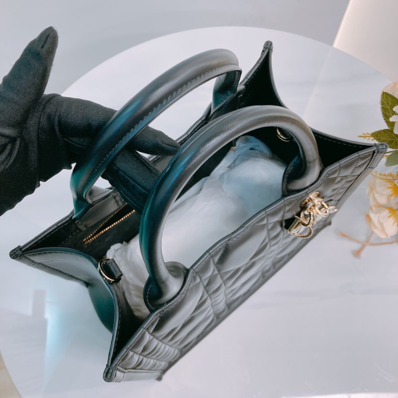 MS0546 Christian Dior 迪奧 托特包 大藤格紋 小號 牛皮 黑色 淡金扣 Book Tote Macrocannage Small Calfskin Black x LGHW-9