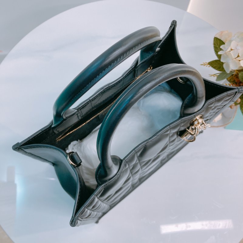 MS0546 Christian Dior 迪奧 托特包 大藤格紋 小號 牛皮 黑色 淡金扣 Book Tote Macrocannage Small Calfskin Black x LGHW-10