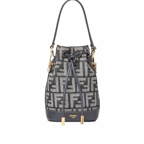 Fendi 女士 Mon Tresor 水桶包均碼碼常規、13.5cm*11cm*19cm