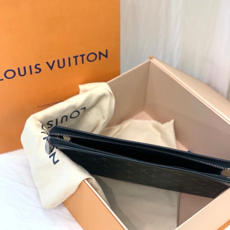 LV 黑武士老花手拿包 尺寸約27*21*3cm-4