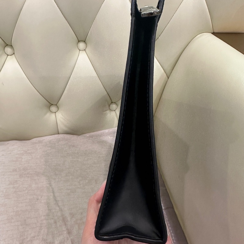 LV 黑武士老花手拿包 尺寸約27*21*3cm-8