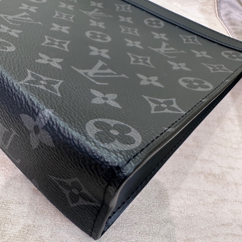 LV 黑武士老花手拿包 尺寸約27*21*3cm-12