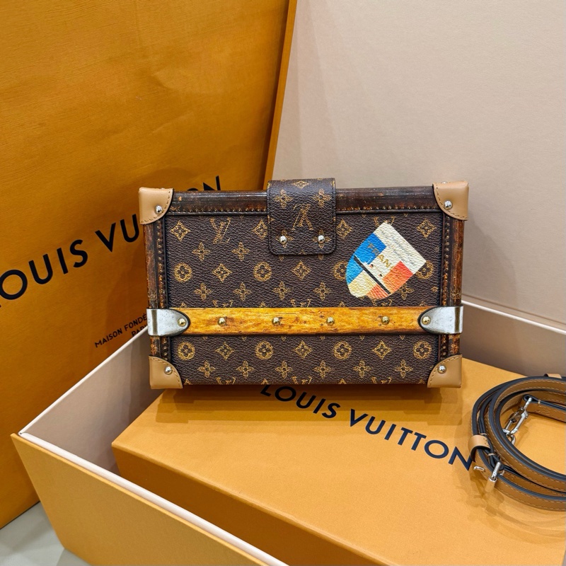LV 限量秀款 盒子包 尺寸約20*12.5*5cm-2