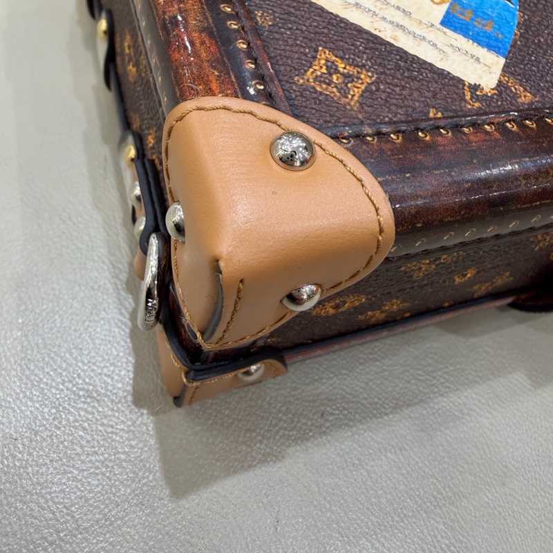 LV 限量秀款 盒子包 尺寸約20*12.5*5cm-16