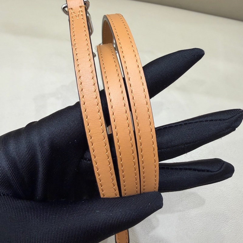 LV 限量秀款 盒子包 尺寸約20*12.5*5cm-25