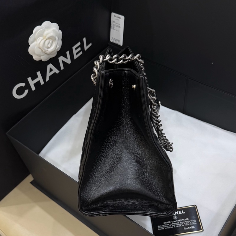 Chanel 黑銀油蠟皮孟買手柄單肩包 23開有卡 尺寸約31*21cm-1