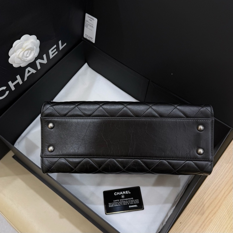Chanel 黑銀油蠟皮孟買手柄單肩包 23開有卡 尺寸約31*21cm-4