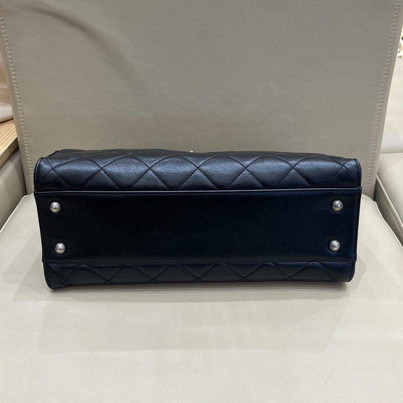 Chanel 黑銀油蠟皮孟買手柄單肩包 23開有卡 尺寸約31*21cm-10