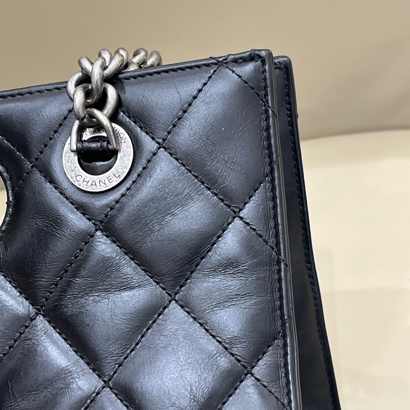 Chanel 黑銀油蠟皮孟買手柄單肩包 23開有卡 尺寸約31*21cm-12