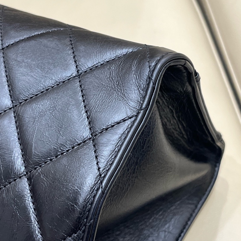 Chanel 黑銀油蠟皮孟買手柄單肩包 23開有卡 尺寸約31*21cm-13