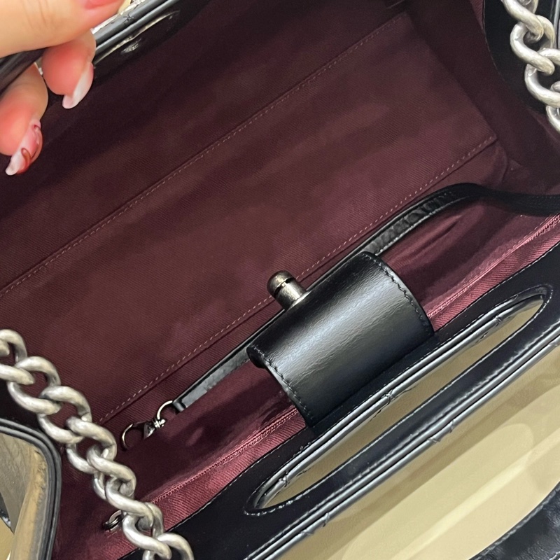 Chanel 黑銀油蠟皮孟買手柄單肩包 23開有卡 尺寸約31*21cm-20