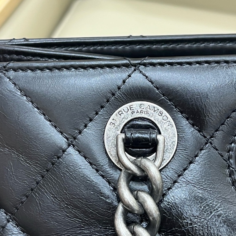 Chanel 黑銀油蠟皮孟買手柄單肩包 23開有卡 尺寸約31*21cm-23
