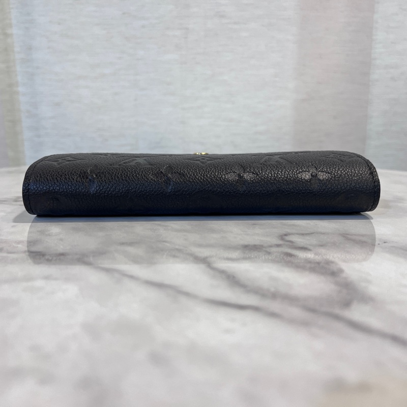 LV黑牛皮壓紋Sarah下蓋16卡長夾-4