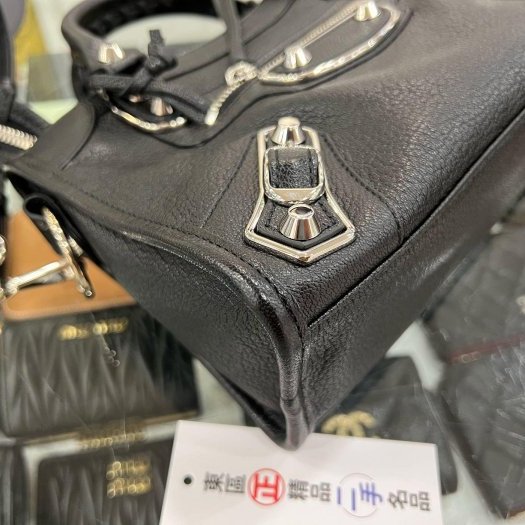 東區正精品㊣BALENCIAGA Mini City 390160 黑色山羊皮銀框小銀釦斜背包手提包機車包 RA1855-6