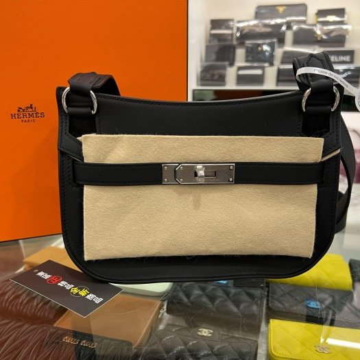 東區正精品㊣ HERMES Mini Jypsiere 全新新版吉普賽 20cm 黑色銀釦釦式翻蓋方型迷你斜背包 K刻 RZ6210-0