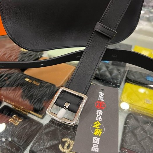 東區正精品㊣ HERMES Mini Jypsiere 全新新版吉普賽 20cm 黑色銀釦釦式翻蓋方型迷你斜背包 K刻 RZ6210-6