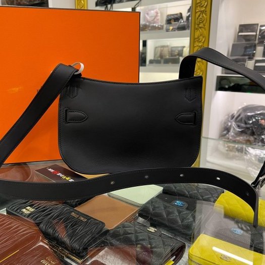 東區正精品㊣ HERMES Mini Jypsiere 全新新版吉普賽 20cm 黑色銀釦釦式翻蓋方型迷你斜背包 K刻 RZ6210-8