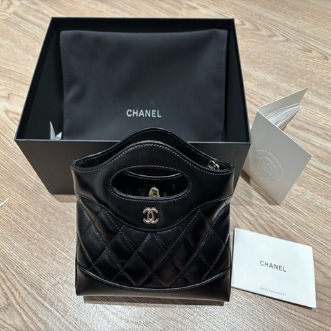 CHANEL 香奈兒 31Bag Nano黑色油蠟皮