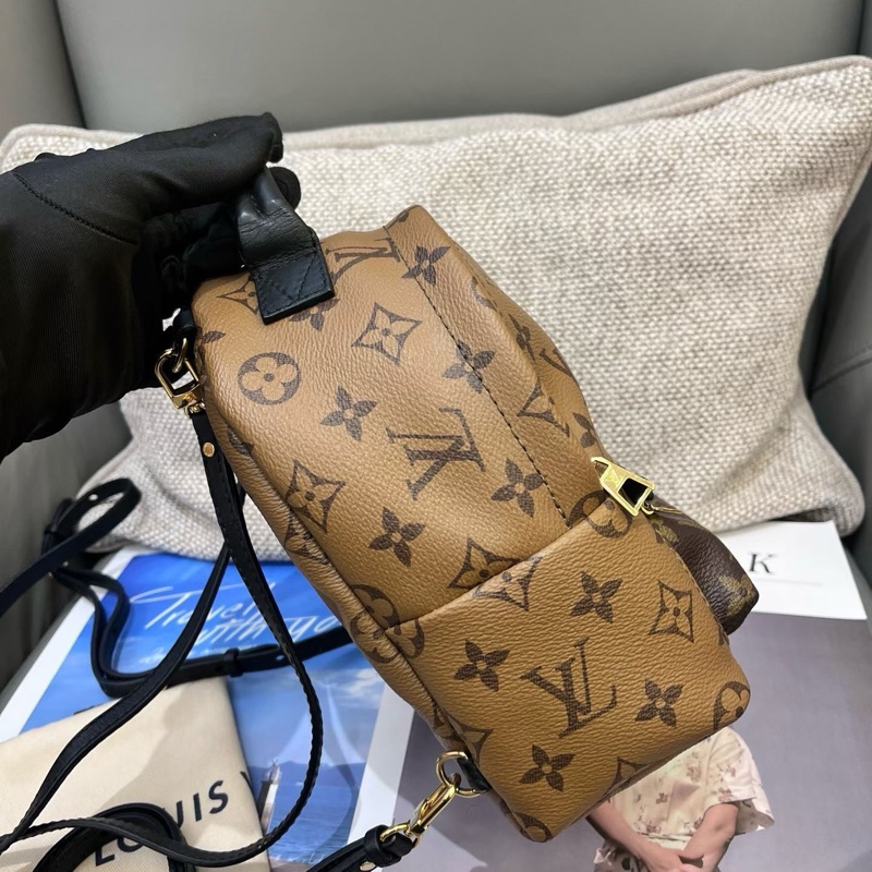 LV路易威登PALM SPRINGS迷你雙肩包拼色焦糖小書包-3
