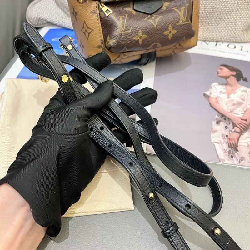 LV路易威登PALM SPRINGS迷你雙肩包拼色焦糖小書包-7