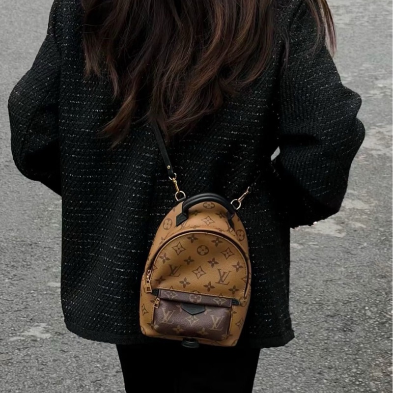 LV路易威登PALM SPRINGS迷你雙肩包拼色焦糖小書包-9