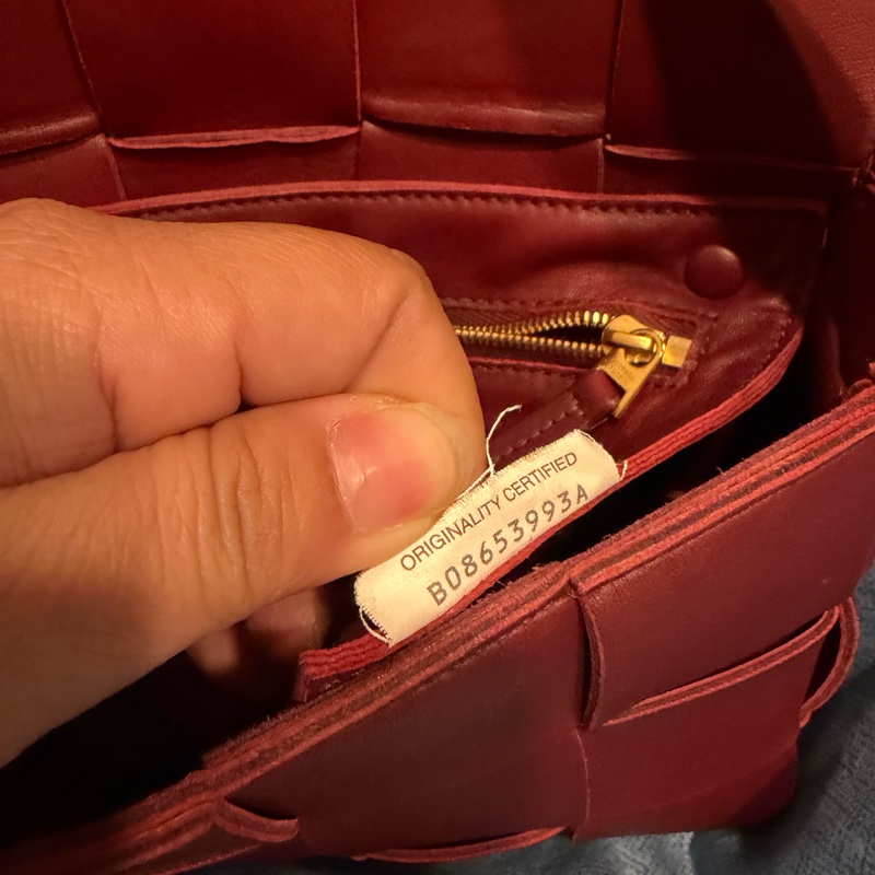 BV Cassette 波爾多紅 斜背 肩背包-3