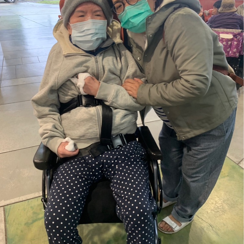 BV Cassette 波爾多紅 斜背 肩背包-9