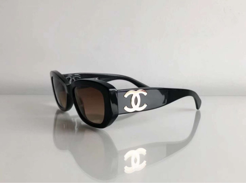 Chanel新款雙c logo墨鏡 CH5493 黑框棕色鏡-0