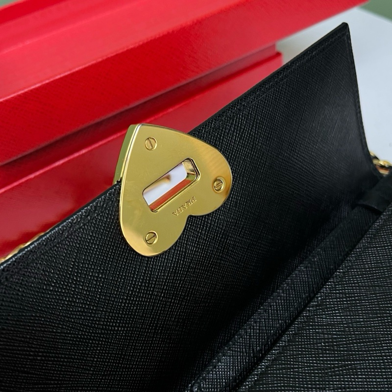 Prada普拉達桃心鏈條包-4