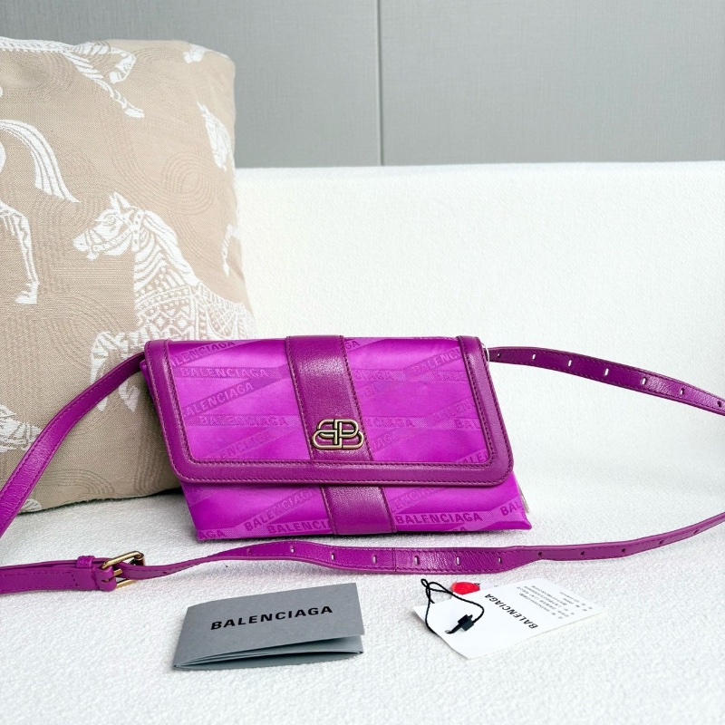 Balenciaga緞面刺繡肩背斜背包紫色金扣22*14*4 98新配件肩帶塵袋-1