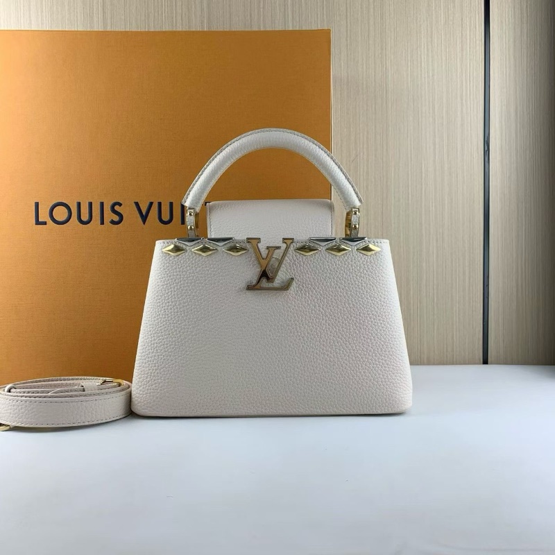 LV capucines BB  白色金屬花邊 芯片款27*18*9 98新配件盒子塵袋-1