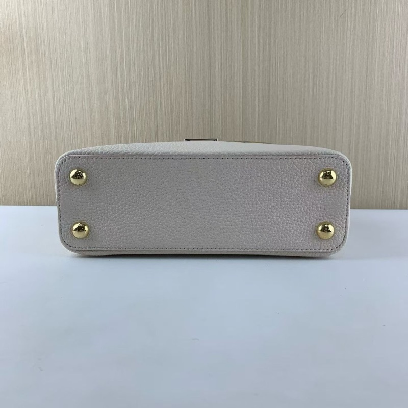 LV capucines BB  白色金屬花邊 芯片款27*18*9 98新配件盒子塵袋-5